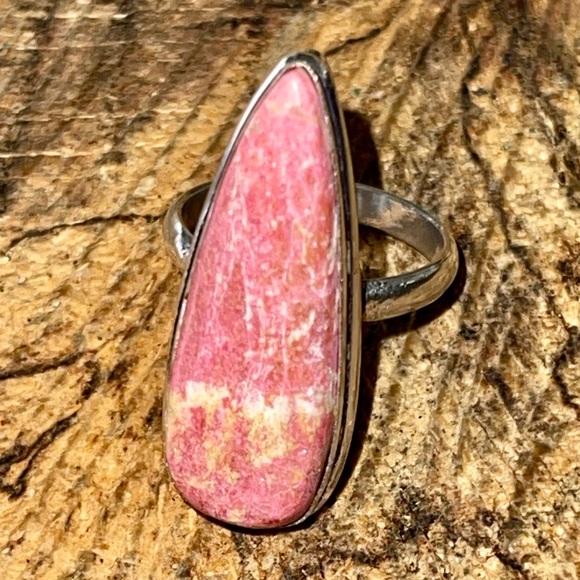 Bright Pink Thulite Ring Size 6 1/2 - Picture 6 of 15